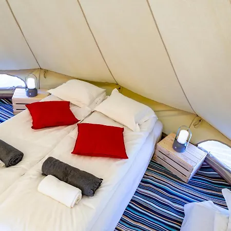 Hotel Turismi- Ja Puhkekeskus Naissaare